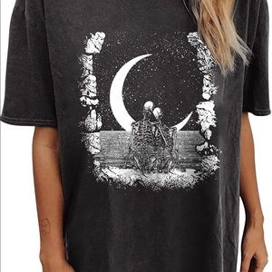 Skeleton lovers graphic t shirt